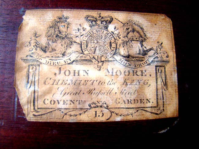 A RARE English double-sided Medicine Chest, possibly used aboard ship, circa 1800-1825 — image 2